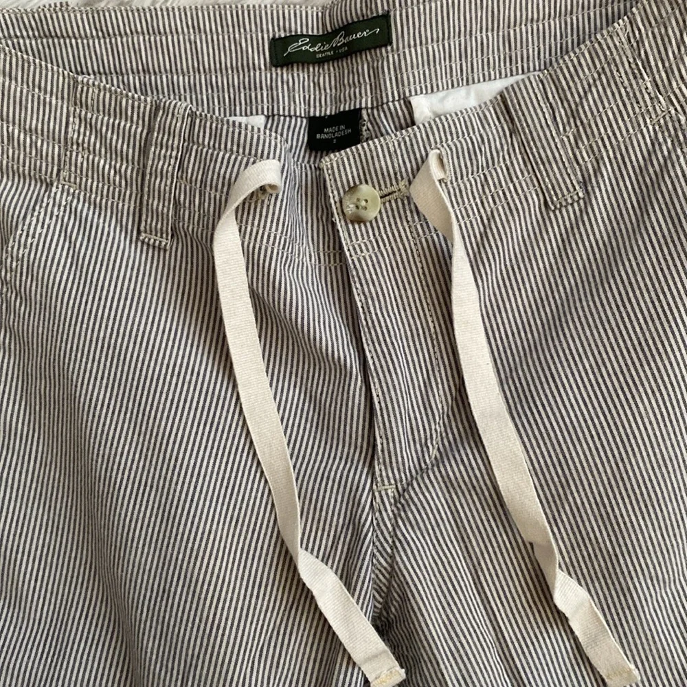 Eddie Bauer cream and black striped cotton Bermuda shorts